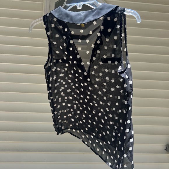 Beautiful Block Design Sheer Blouse - Picture 9 of 9